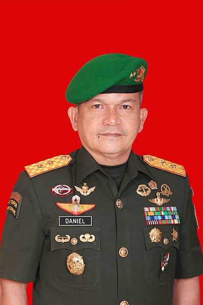 Berkas:Mayjen TNI Achmad Daniel Chardin.jpg