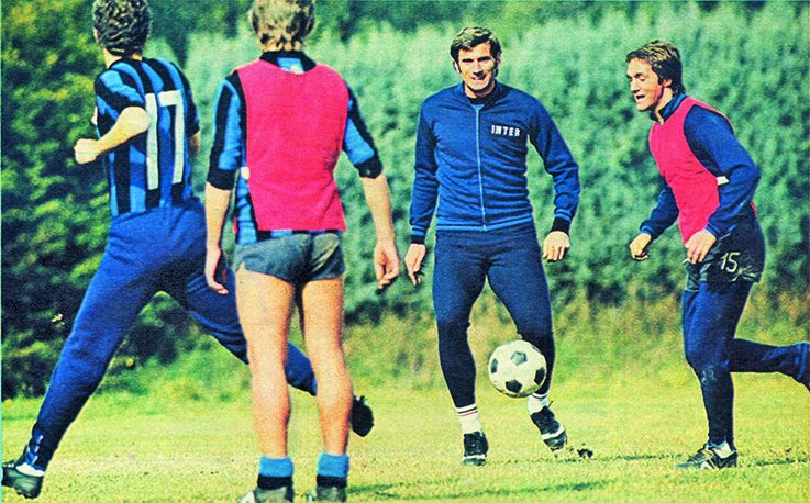 File:Inter 1974-75 - Mazzola, Cerilli, Facchetti e Guida in allenamento.jpg