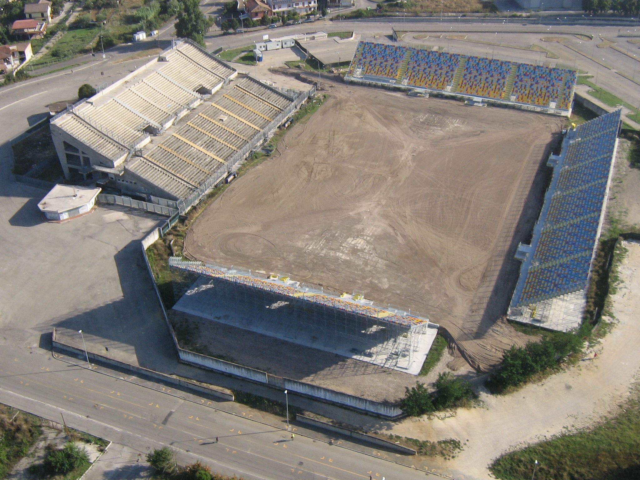 Provincia di Frosinone – Fumogeno allo stadio Stirpe nella gara