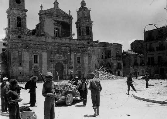 File:Caltanissetta Cattedrale bombardata 1943.jpg