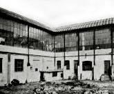 Les deuxièmes unités de production de la "Pasquali" in via Savonarola à Turin en 1911-1912. De là-haut: l'usine, l'atelier de verre à l'étage mezzanine et un tournage en cours dans le même théâtre