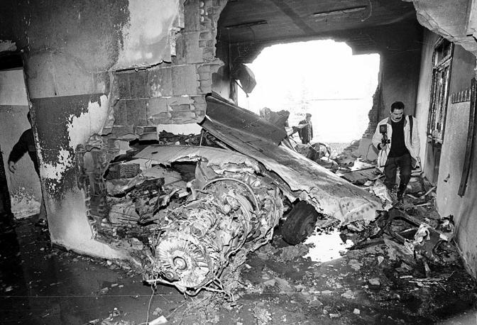 File:Disastro aereo Istituto Salvemini - aula - 6-12-1990.jpg.jpg