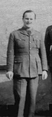 File:Ian Gordon Greenlees 1944 a Napoli.jpeg