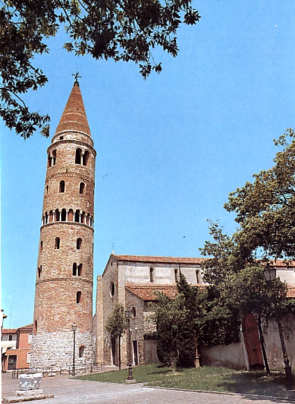 File:Duomo di Caorle.jpg