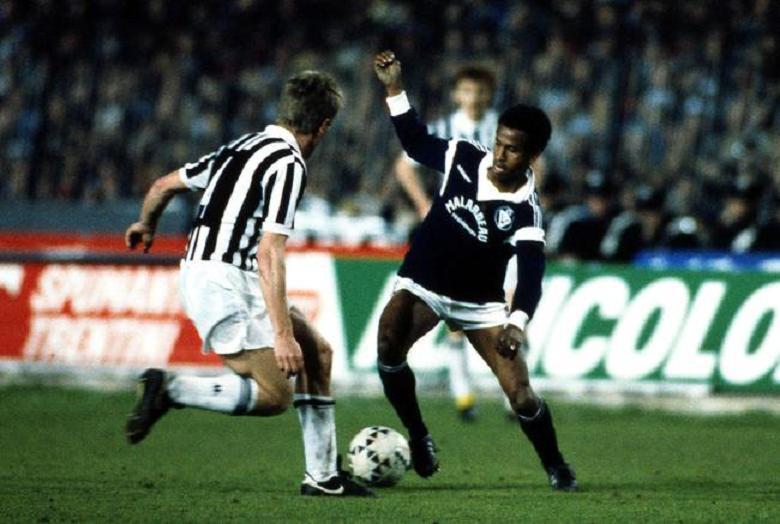File:Coppa dei Campioni 1984-85 - Juventus vs Bordeaux - Jean Tigana.jpg