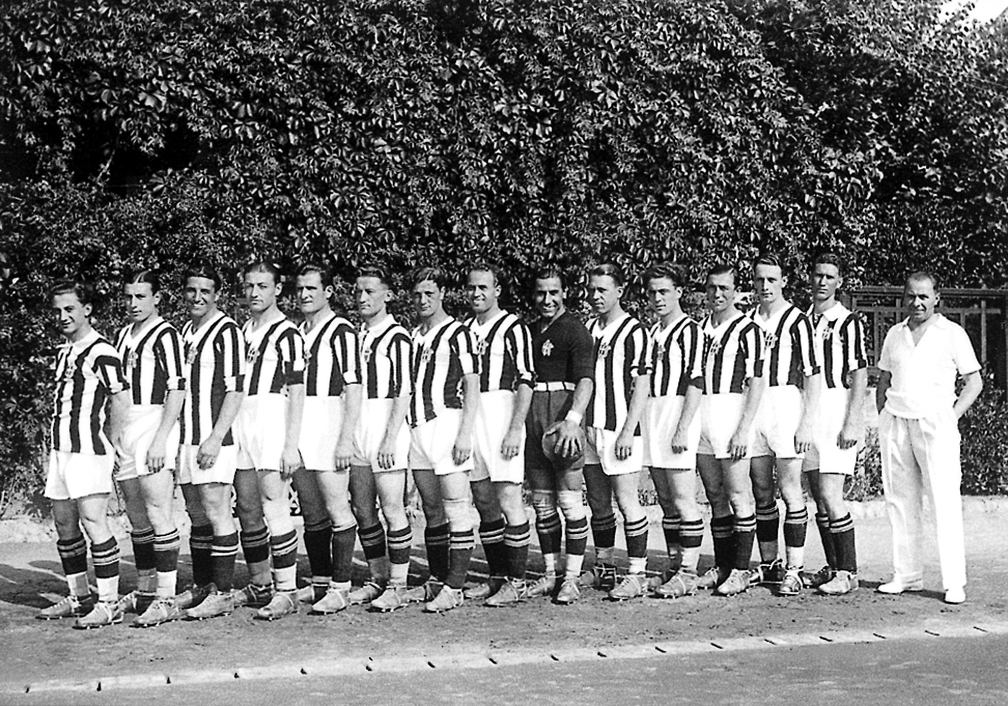 File:Juventus 1931-32.jpg - Wikipedia