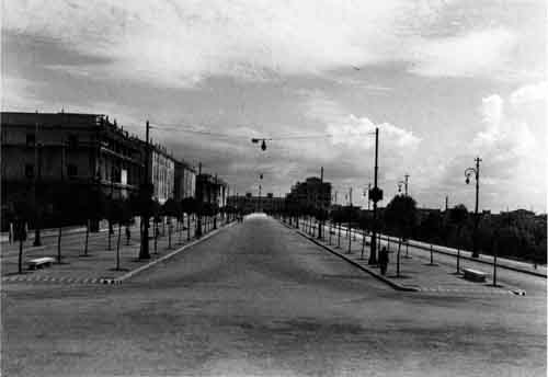 File:Viale della Libertà 1932 Forlì.jpg