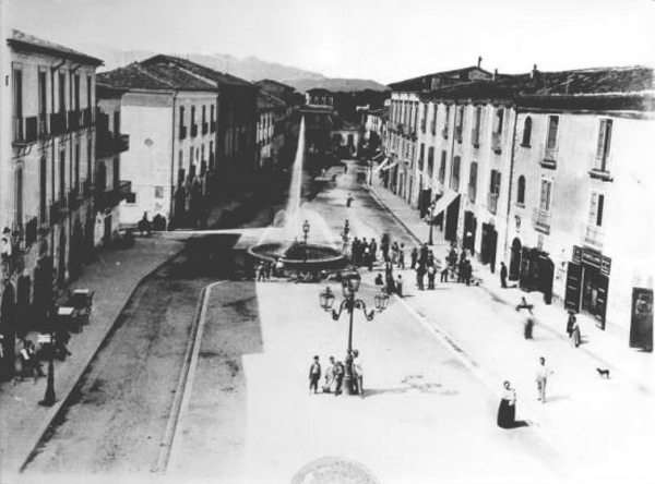 File:PiedimonteMatese - Piazza Roma 1932.jpg