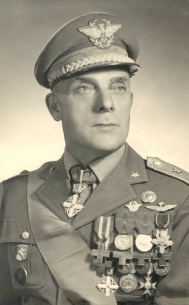 File:Generale Giuseppe Izzo.jpg