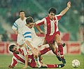 Coupe des Champions 1990-91 - Red Star vs Marseille - Najdoski, Waddle, Marović.jpg