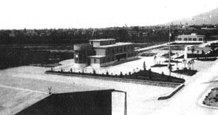 La palazzina comando dell'Aeroporto di Foligno nel 1938; non c'era ancora la torre di controllo.