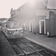 Automotrice in stazione; popolarmente detta 'a litturina