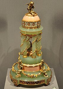 Fabergé. Le Colonnade Egg, 1910.jpg