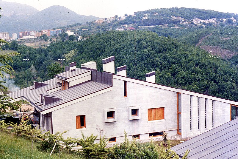 File:Casa Vacca e Casa Lalli, Isernia, 1978-'80.jpg