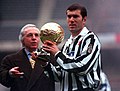 Zinédine Zidane (Juventus FC) - Minge de Aur 1998.jpg