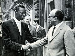 Nat King Cole con Gino Redi, autore della canzone T'ho voluto bene