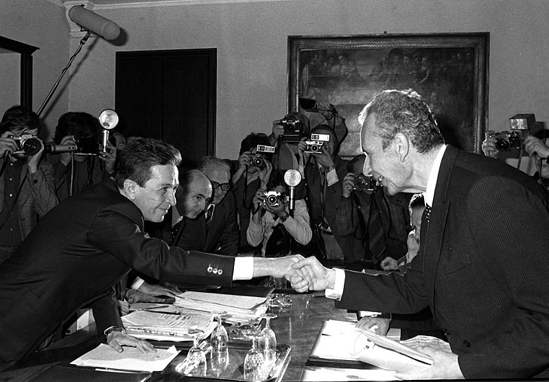 File:Enrico Berlinguer e Aldo Moro (Roma, 1977).jpg