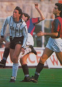 Serie A 1988-89 - Bologna vs Atalanta - Evair e De Marchi.jpg