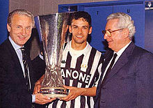 220px-Juventus_-_Coppa_UEFA_1993_-_Giova