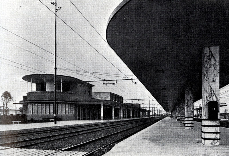 File:Viareggio Stazione 35.jpg