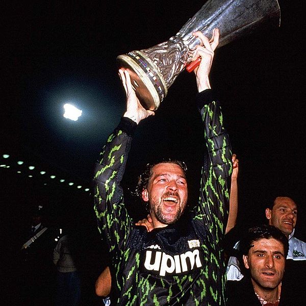 File:Stefano Tacconi - Juventus FC - Coppa UEFA 1989-90.jpg