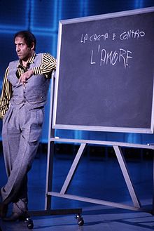 Adriano Celentano conduttore del programma TV Fantastico 8, qui nel suo polemico intervento in vista dei referendum abrogativi del 1987