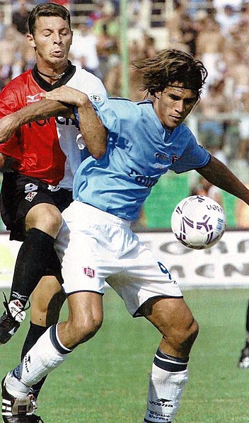 File:Serie A 2001-02 - Fiorentina vs Chievo - Leandro e Corradi.jpg