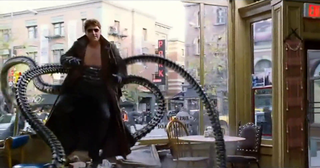 Il Dottor Octopus interpretato da Alfred Molina nel film Spider-Man 2.