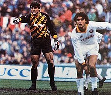 Un giovane Peruzzi debutta in Serie A con la Roma il 13 dicembre 1987