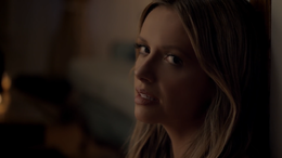 Chaque petite chose - Carly Pearce.png