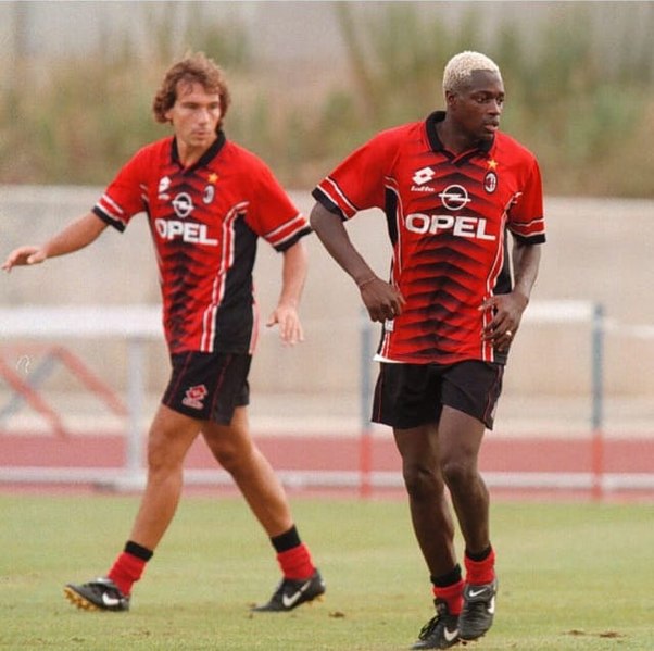 File:Giampiero Maini e Ibraim Ba - AC Milan - 1997-1998.jpg