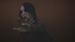 Marilyn Manson - Mettre des trous dans le bonheur Screenshot.PNG