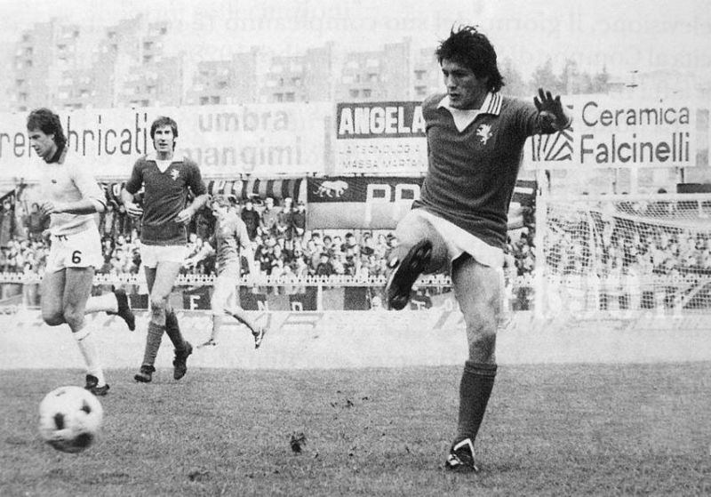 File:Serie A 1977-78 - Perugia vs Foggia - Nicoli, Vannini, Novellino.jpg