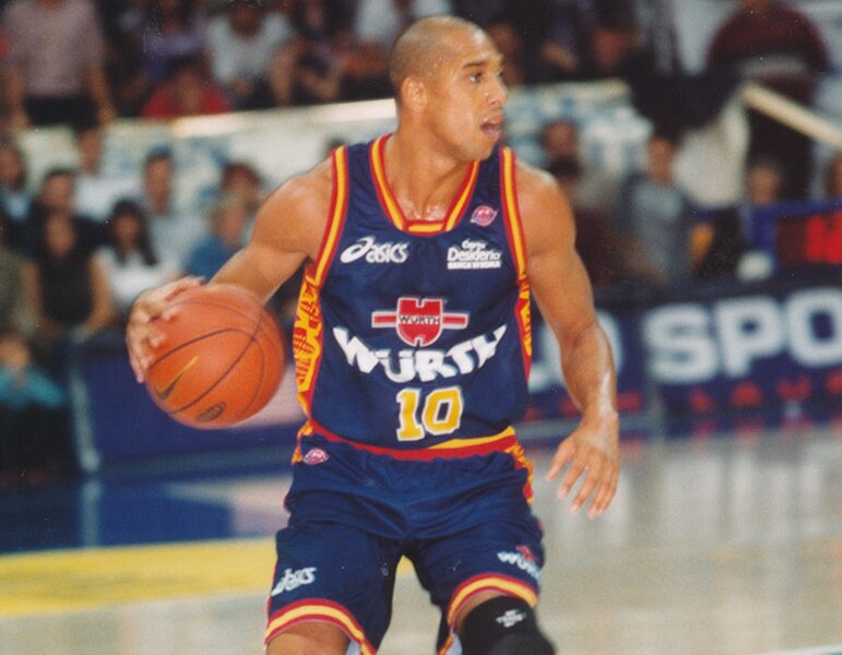 File:Carlton Myers - Virtus Roma 2001-02.jpg