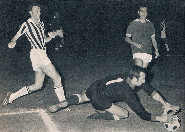 File:Mantova vs Juventus - 1970 - Fausto Landini e Mario Da Pozzo.jpg -  Wikipedia