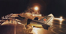 Uno Yak-38 sul ponte di volo dell'incrociatore portaeromobili Novorossijsk