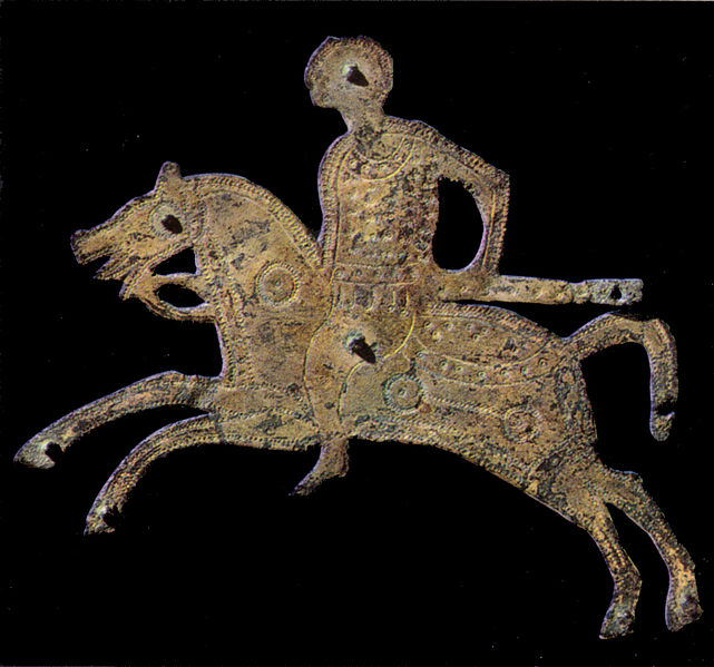 File:Arte longobarda, lastrine dello scudo di stabio, cavaliere, vii secolo, bronzo dorato, berna, historisches museum.jpg