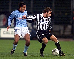 Coupe UEFA 1999-2000 - Juventus v Celta Vigo - López, Bachini.jpg