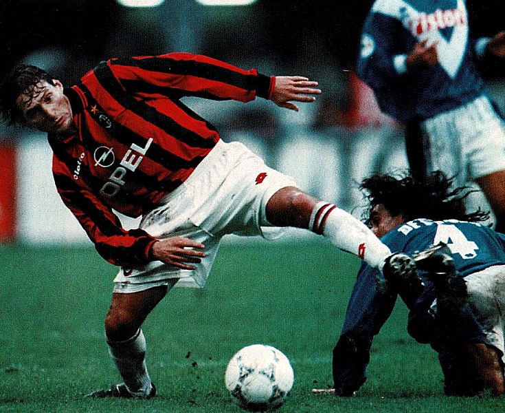 File:Serie A 1997-98 - Milan vs Brescia - Leonardo.jpg