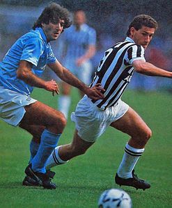 Serie A 1988-89 - Naples vs Juventus - Tebaldo Bigliardi et Renato Buso.jpg