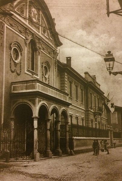 File:Scuole Barbara Melzi Legnano - ospedale militare.JPG