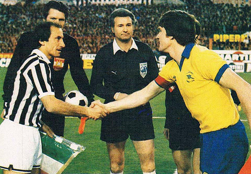 File:Coppa Coppe 1979-80 - Torino - Juventus vs Arsenal - Giuseppe Furino e Pat Rice.jpg