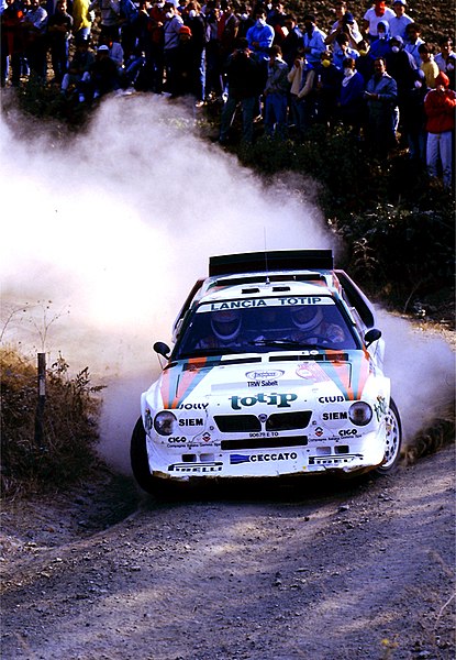 File:Dario Cerrato e Geppi Cerri (Lancia Delta S4, Jolly Club) - Rallye Sanremo 1985.jpg