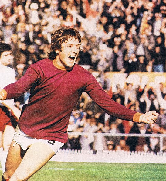 File:Serie A 1976-77 - Roma vs Torino - Giuliano Musiello.jpg