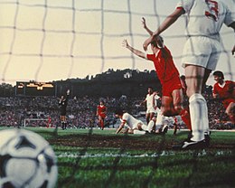 Il gol di Neal contro la Roma nella finale di Coppa dei Campioni 1983-1984