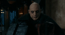 Christopher Lloyd nei panni di Zio Fester ne La famiglia Addams 2