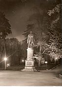 Massimo d'Azeglion muistomerkin valaistus, Parco del Valentino, 1961