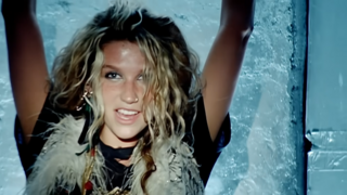 Tik Tok è un singolo della cantautrice statunitense Kesha, pubblicato il 7 agosto 2009 come primo estratto dal primo album in studio Animal.