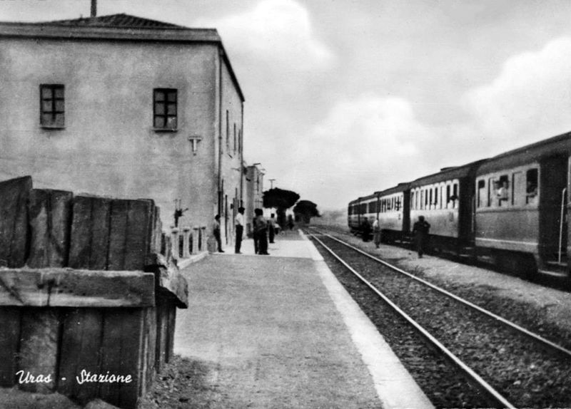 File:Stazione di Uras(OR), anni 1950.jpg