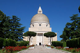 Rom EUR Basilikaen af ​​de hellige Peter og Paul.jpg